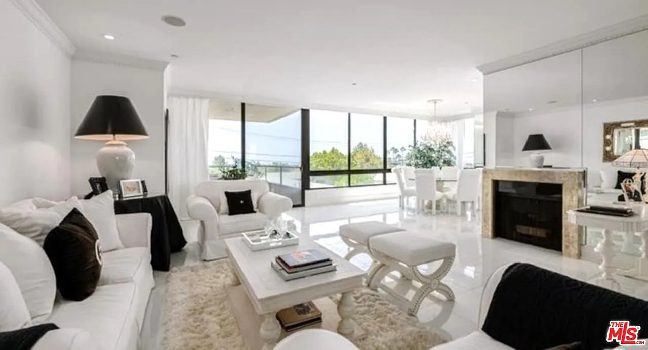2 bed, 3.0 bath, 2352 sqft, $9,000 — Photo 2
