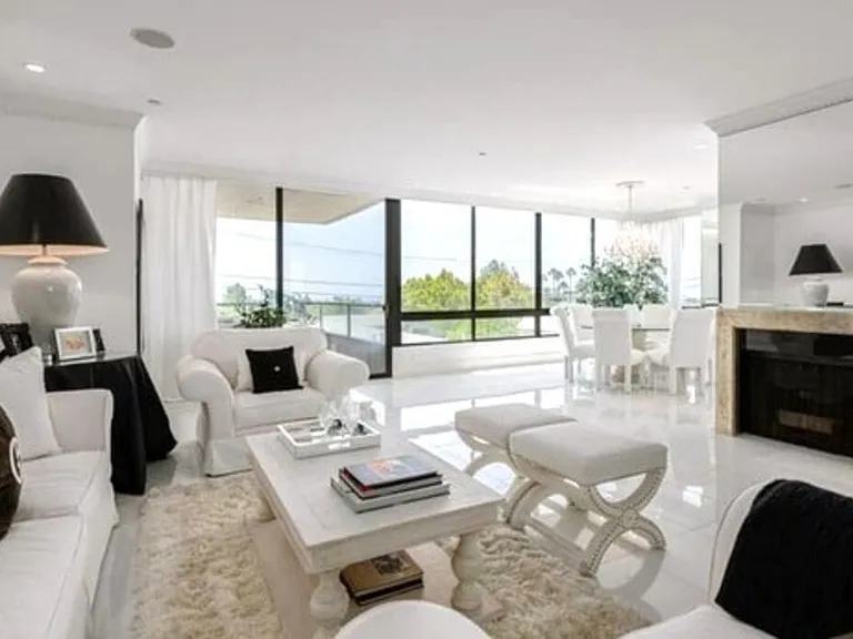 10350 Wilshire Blvd #404 — Photo 2