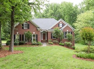 6805 Danbers Ct, Oak Ridge, NC 27310