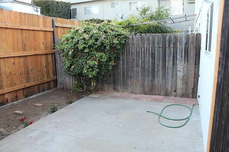 1st image of 14200 Burbank Blvd