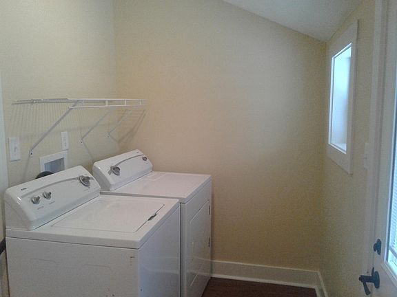 Mud rm / Laundry rm