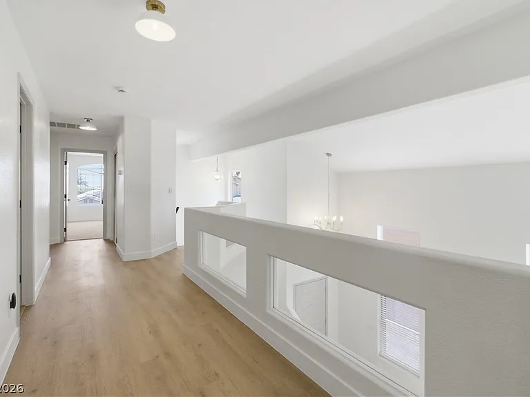 2137 Crestline Falls Pl — Photo 32