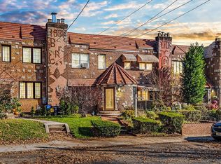 6357 Dry Harbor Rd, Flushing, NY 11379