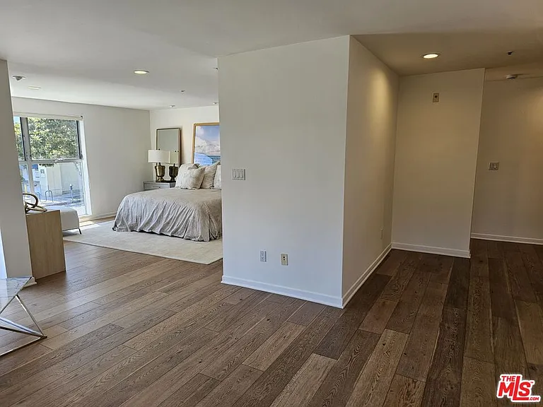 1617 Broadway #B — Photo 2