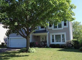 1442 Bridgedale Rd, Crystal Lake, IL 60014