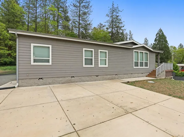 4782 N River Rd, Gold Hill, OR 97525