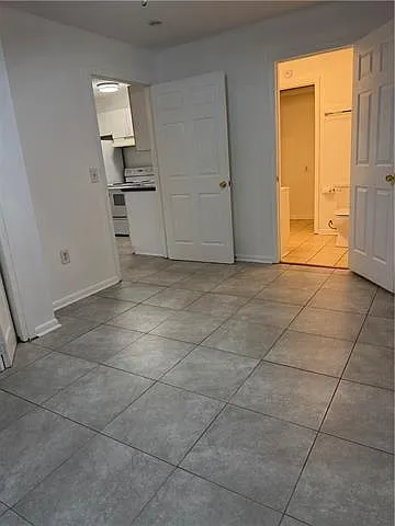 1 bed, 1.0 bath, 1600 sqft, $1,195 — Photo 4