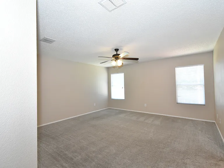 1130 Seneca Dr — Photo 9