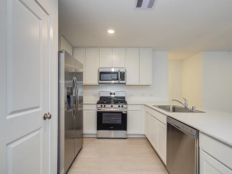 25364 Carnation Ct — Photo 8