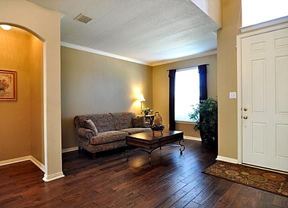 5th image of 820 Brittany Way