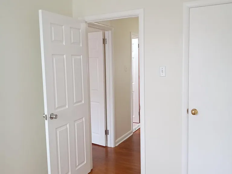 58 Suburban Ln — Photo 22