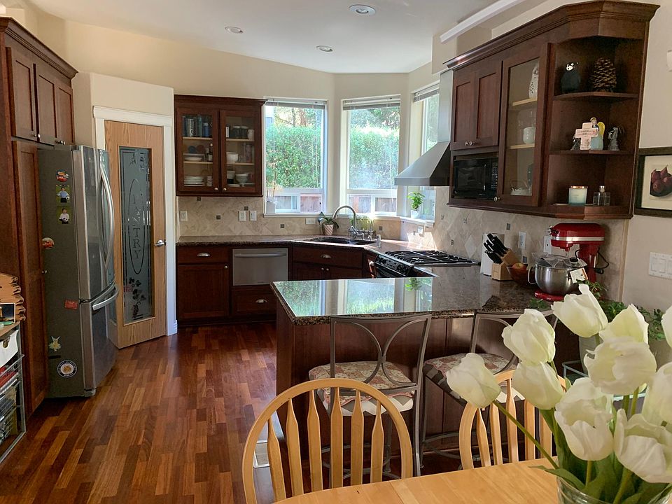 1st image of 116 Creekside Village Dr