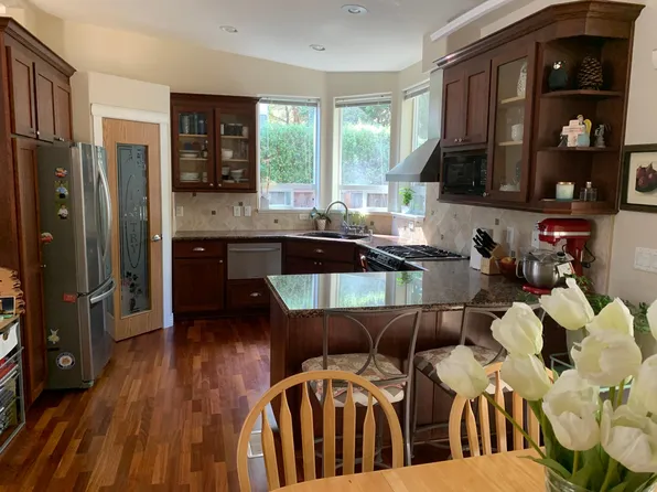 116 Creekside Village Dr, Los Gatos, CA 95032