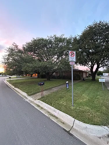 1302 Crescent St Photo 1