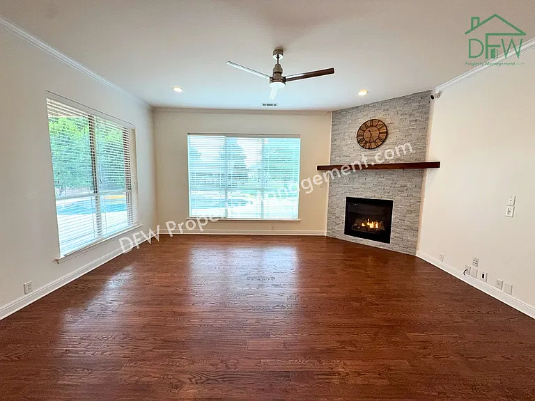 1205 Golden Gate Dr — Photo 10