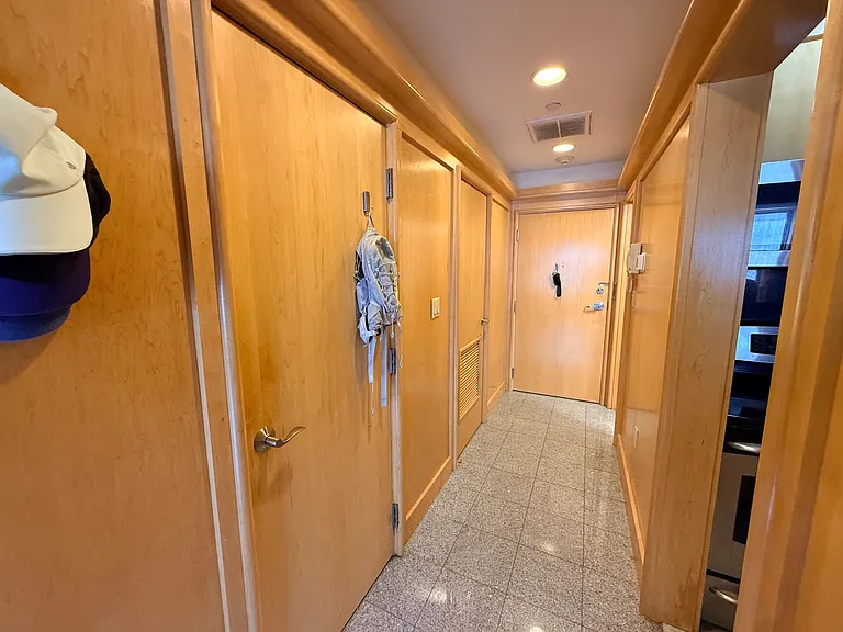42 Beach St #8B — Photo 25