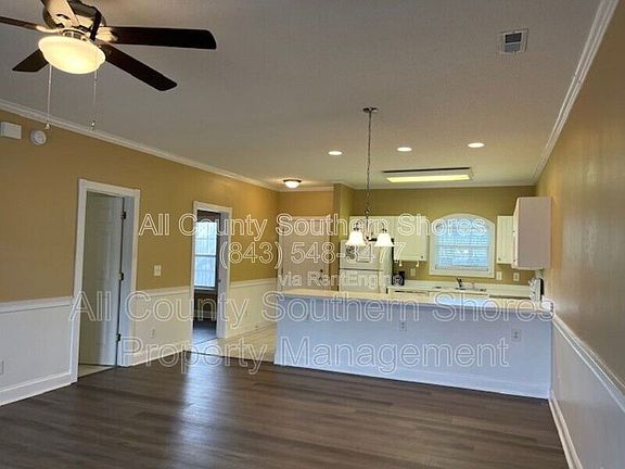 3rd image of 1538 Lanterns Rest Rd #202