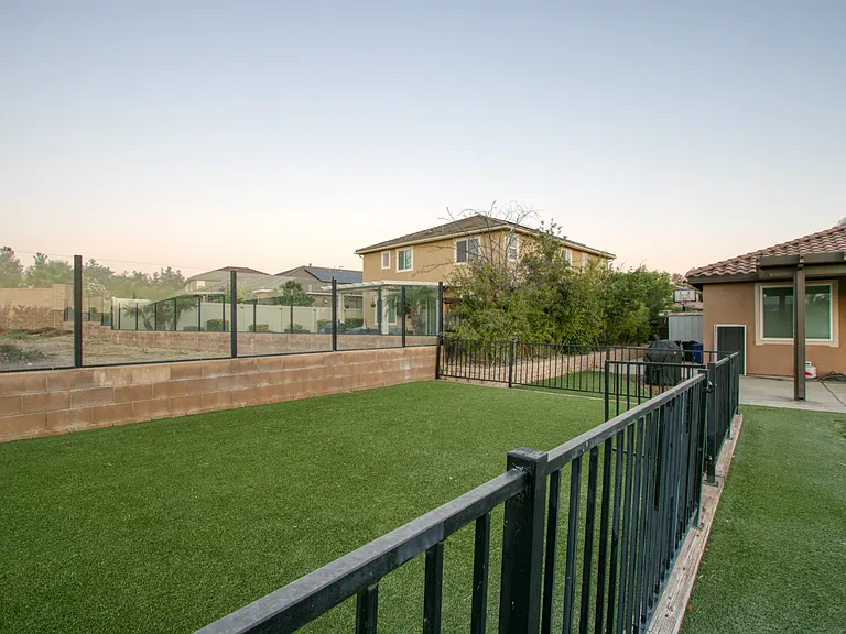 38152 Mulligan Dr — Photo 29