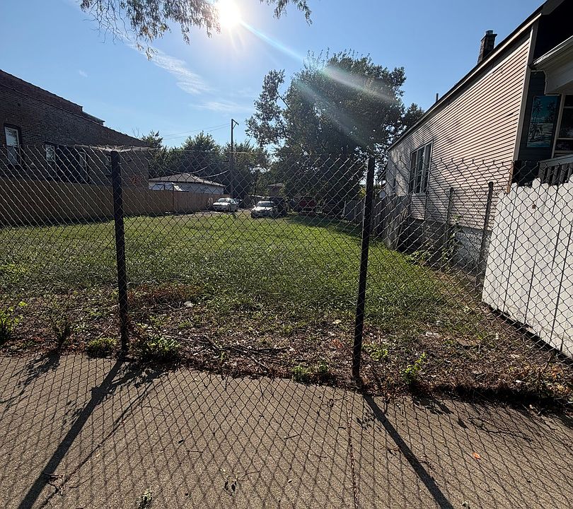 1st image of 6142 S Marshfield Ave