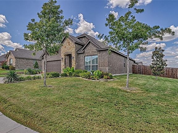 4th image of 3825 Hyde Park Dr