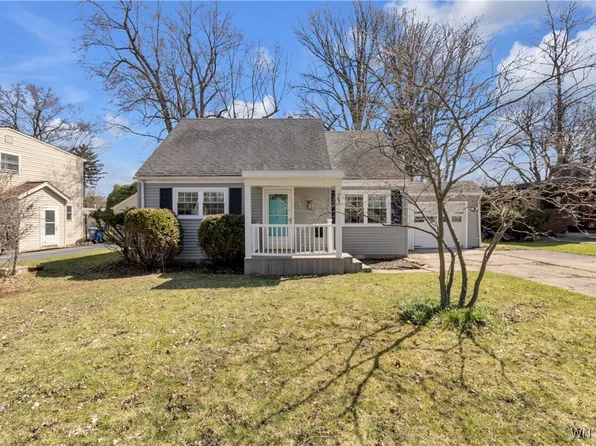 23 N Burbank Dr, Amherst, NY 14226