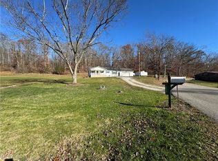 2547 Winding Rd, Parkersburg, WV 26104