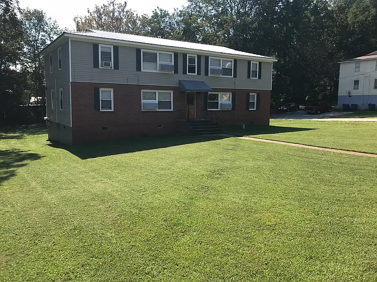 18 W Meadowbrook Dr #2 — Photo 2