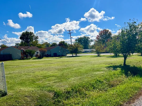 265 Rowland Rd, Vermilion, OH 44089