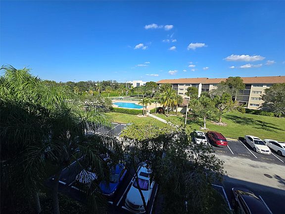 5th image of 550 SW 138th Avenue #402K