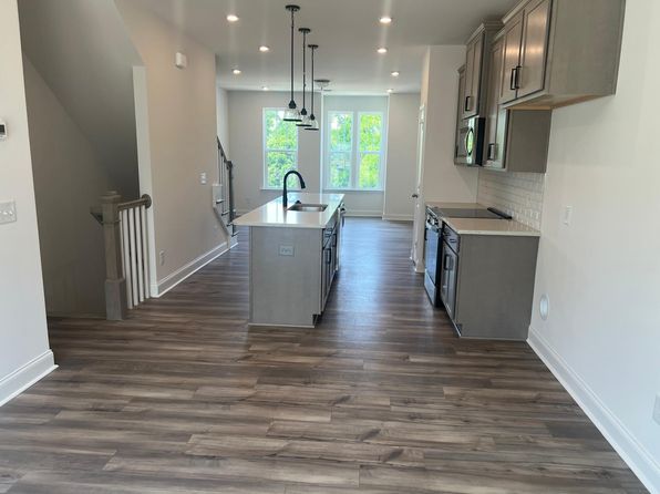 5022 Layman Dr