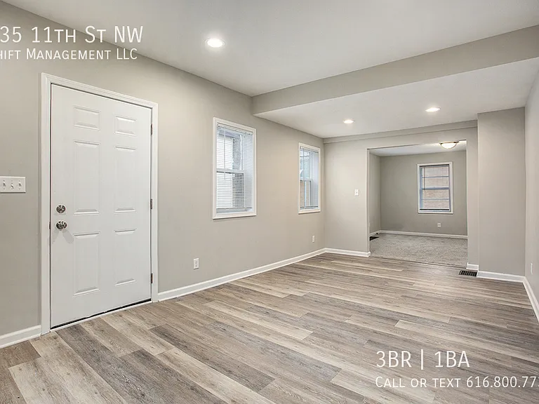 535 11th St NW — Photo 1
