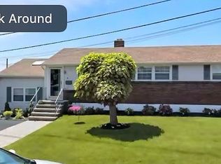 4 Colonial Rd, Revere, MA 02151