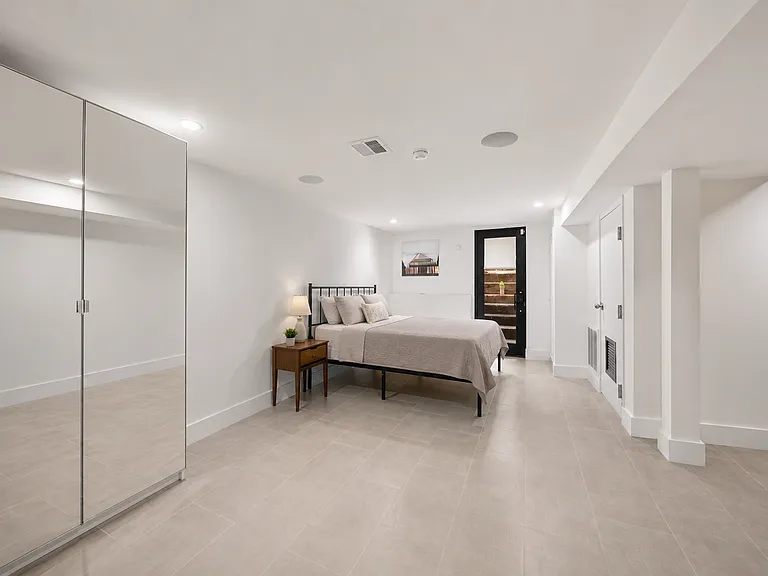 1313 Sterling Pl #GARDEN — Photo 7