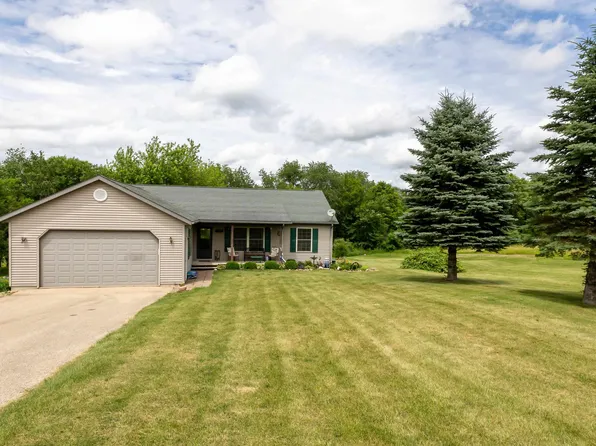 11A34 Fairway Dr, Apple River, IL 61001