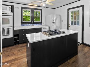 6525 State Highway 33 E, Grimesland, NC 27837