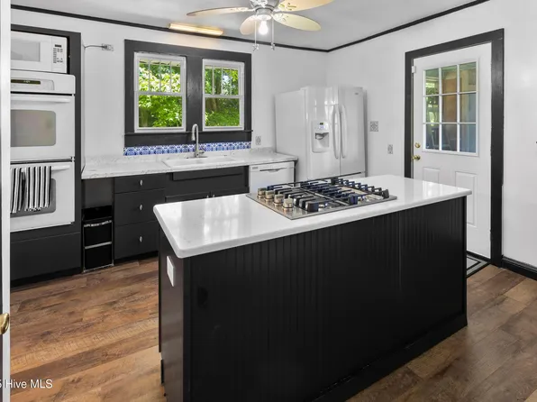 6525 Nc-33, Grimesland, NC 27837