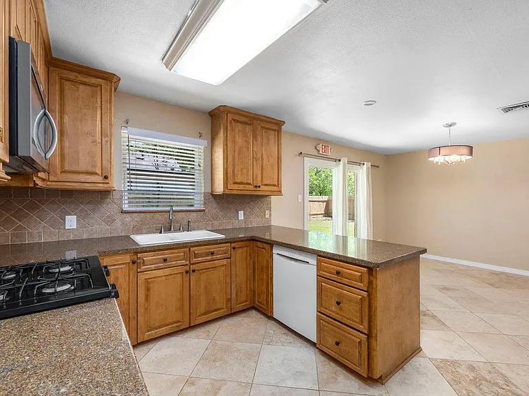 8303 Wilson St — Photo 10