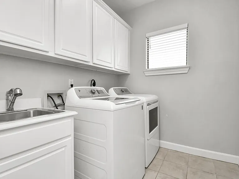 5443 Kansas St — Photo 23