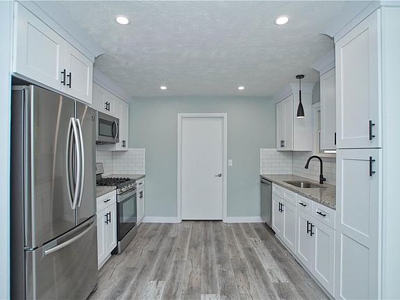 4th image of 7725 Goldenrod Dr