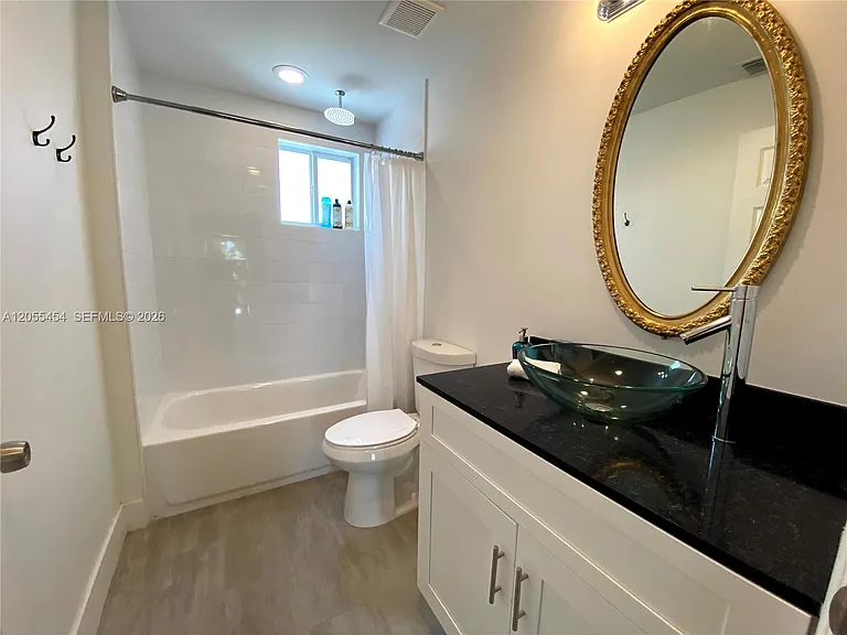427 NW 34th St #4 — Photo 27
