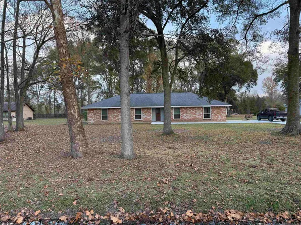 10522 Shadow Lake Dr, Geismar, LA 70734