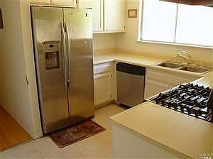 3rd image of 905 Ventnor Ave