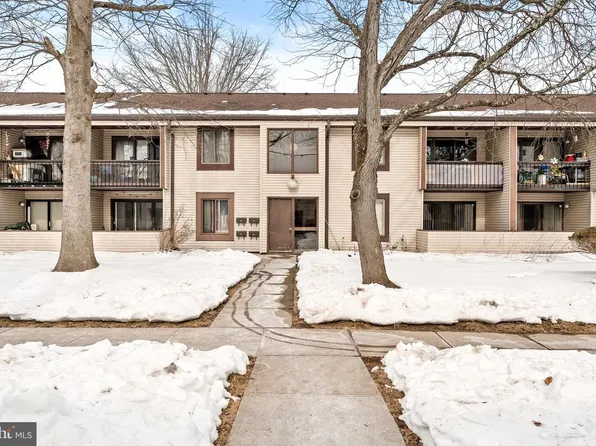 L Twin Rivers Dr N #9-E, Hightstown, NJ 08520