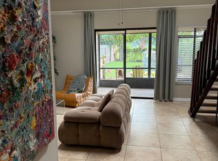2705 Hunt Club Ln, Orlando, FL 32826