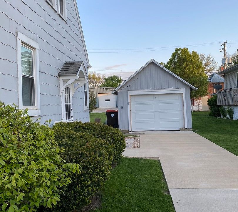 2nd image of 305 E Exchange St