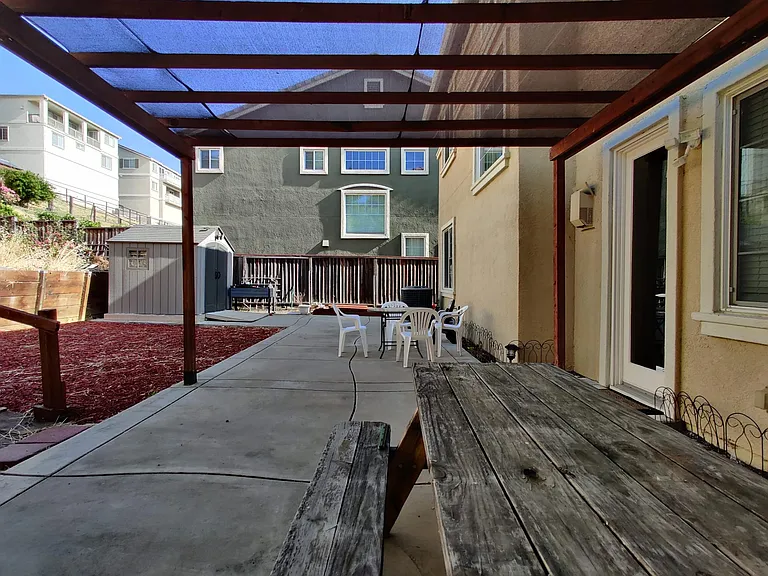 Lawlor Ct — Photo 27