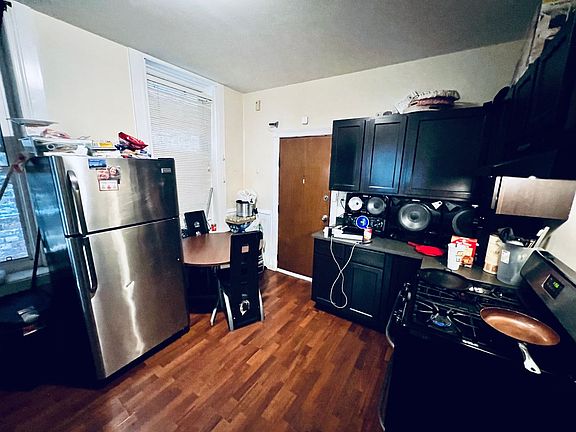4th image of 3221 S May St #1R