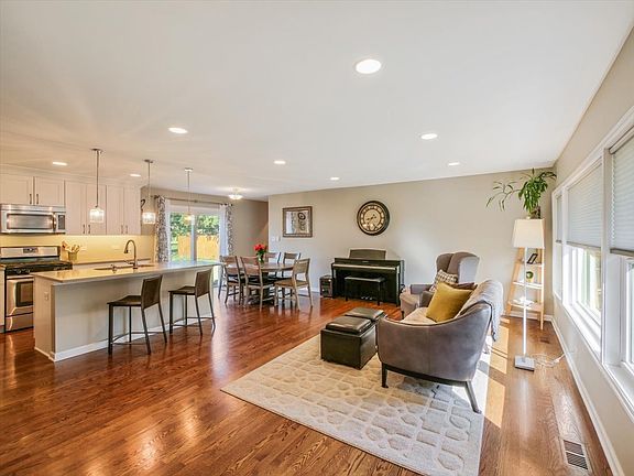 3rd image of 2302 N Verde Dr