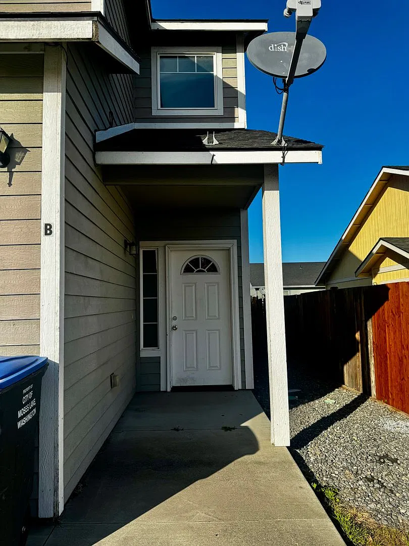1236 W. Malaga — Photo 2