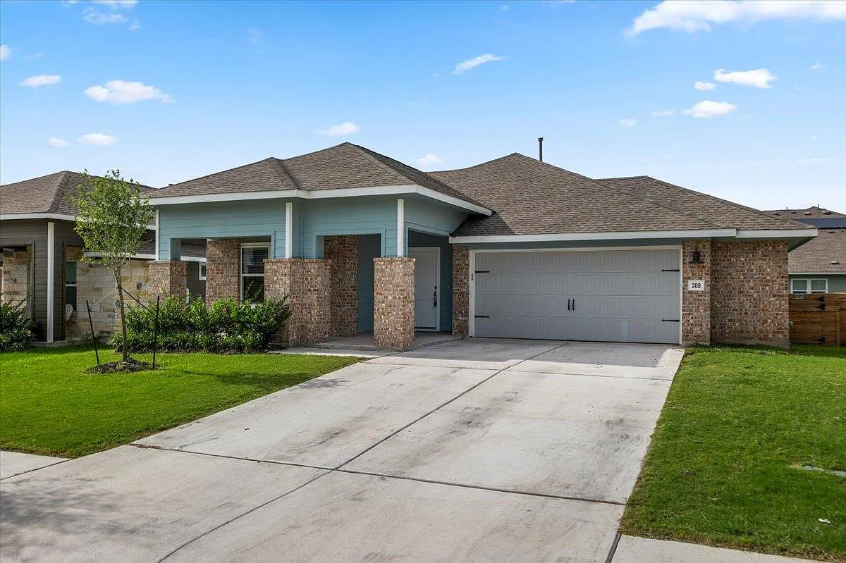 4 bed, 3.0 bath, 2303 sqft, $2,599 — Photo 2